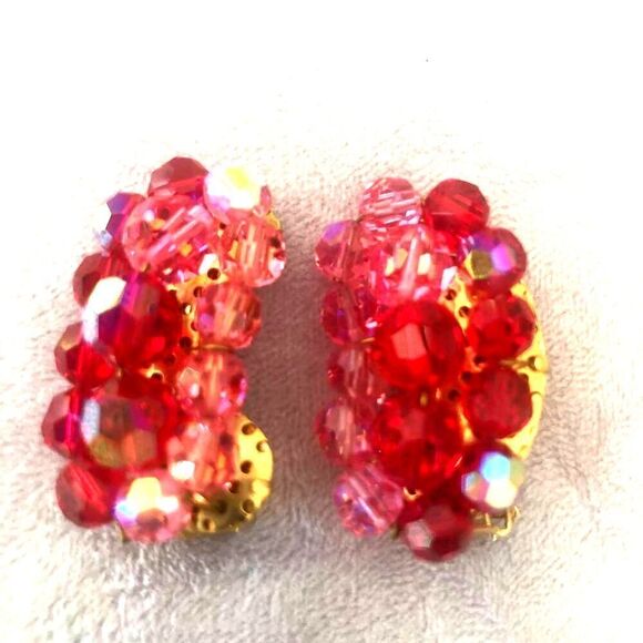 Gorgeous Vintage Aurora Borealis Red and Pink crystal clip-on earrings - Picture 1 of 3